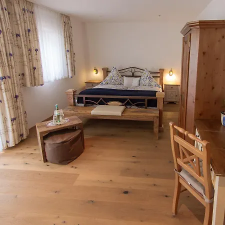 Hotel Alpenblick 3*